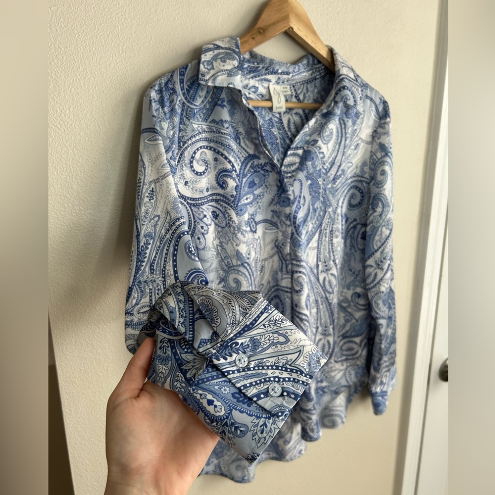 Joie Half Button V Neck Paisley Blue Satin Collared Blouse Top Size M Medium - Picture 5 of 7